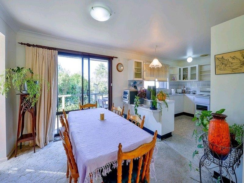 100 Lakes Street, Thirlmere NSW 2572