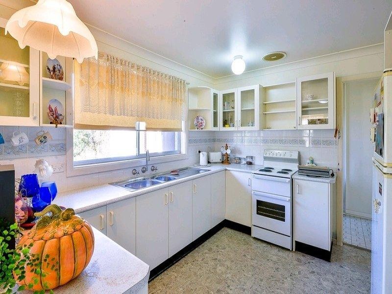 100 Lakes Street, Thirlmere NSW 2572