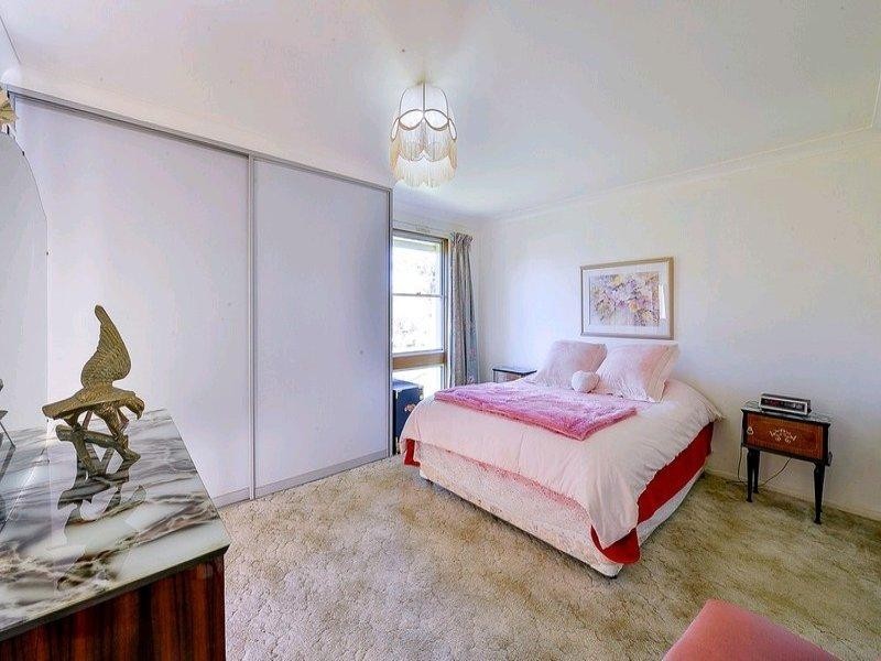 100 Lakes Street, Thirlmere NSW 2572