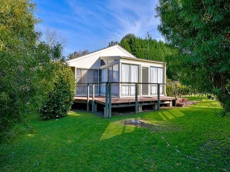 100 Lakes Street, Thirlmere NSW 2572