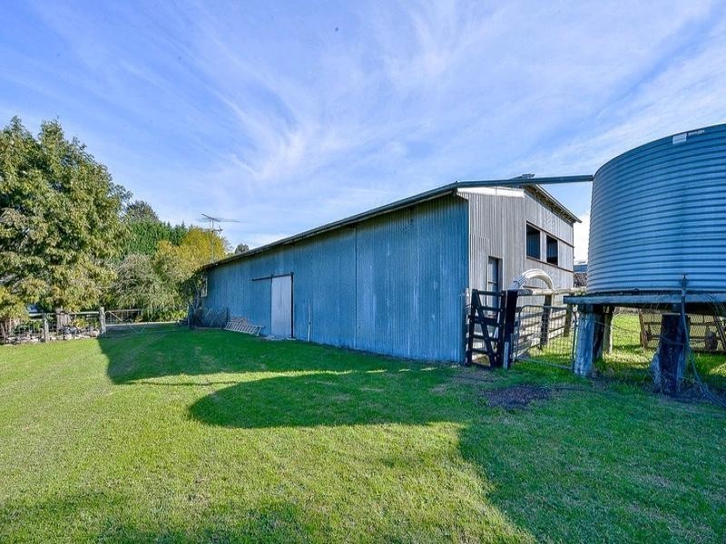100 Lakes Street, Thirlmere NSW 2572