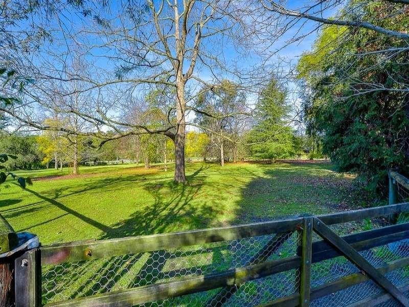 100 Lakes Street, Thirlmere NSW 2572