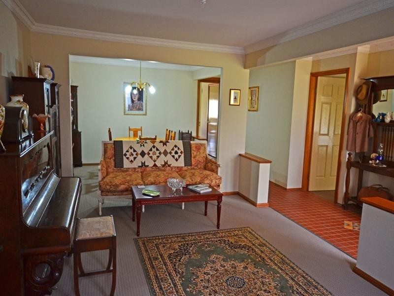 98 Kent Road, Picton NSW 2571