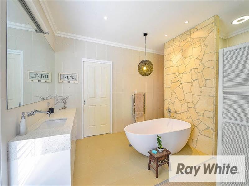 7 Davies Place, Picton NSW 2571