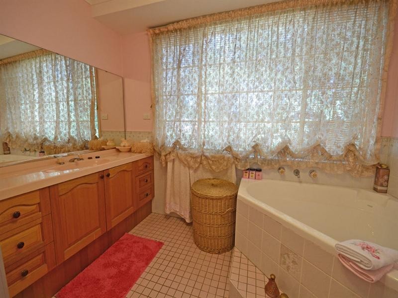 16 Norma Close, Bargo NSW 2574