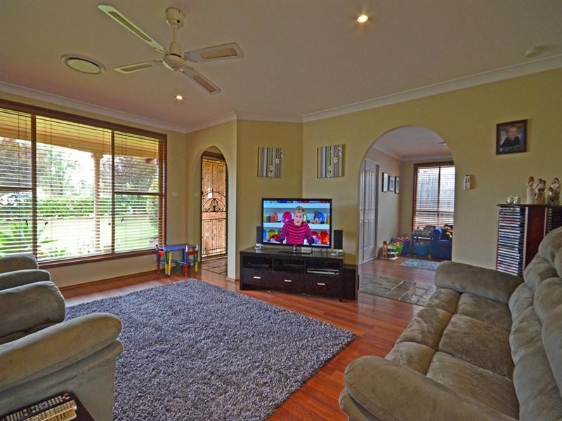 11 Winpara Close, Tahmoor NSW 2573