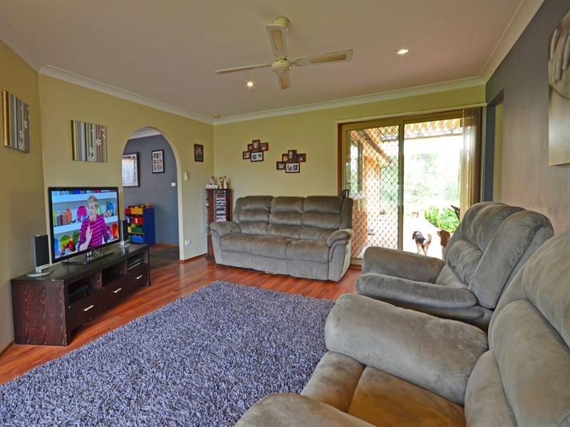 11 Winpara Close, Tahmoor NSW 2573