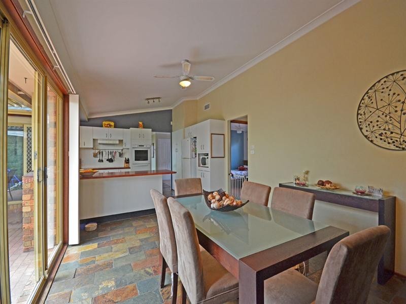 11 Winpara Close, Tahmoor NSW 2573