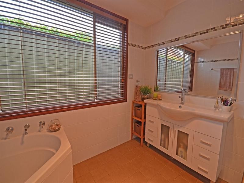 11 Winpara Close, Tahmoor NSW 2573