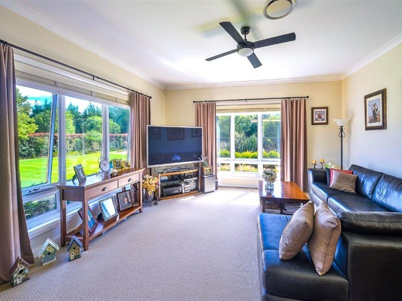 13 Davies Place, Picton NSW 2571
