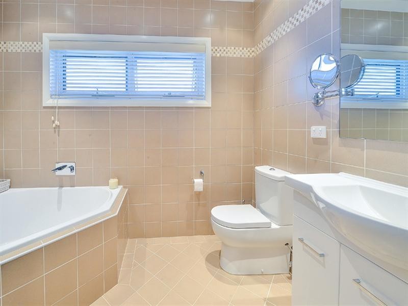 13 Davies Place, Picton NSW 2571