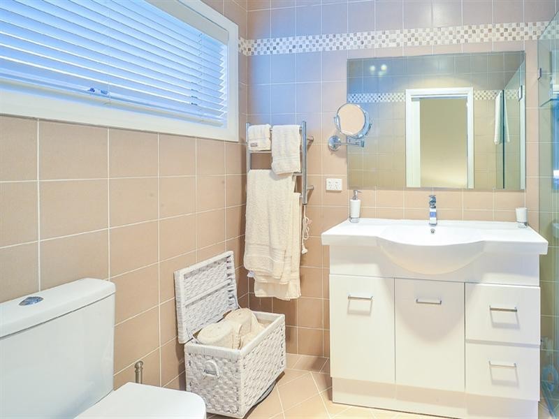 13 Davies Place, Picton NSW 2571