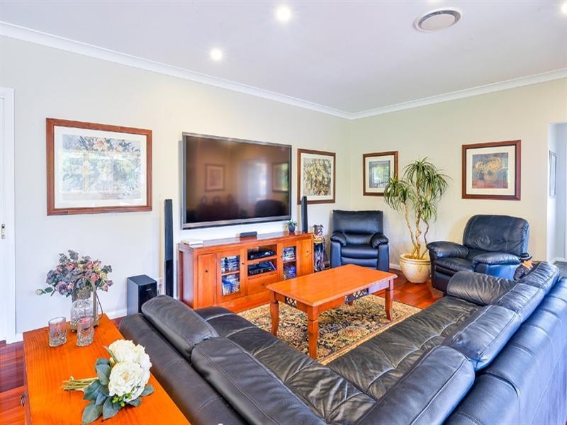 13 Davies Place, Picton NSW 2571