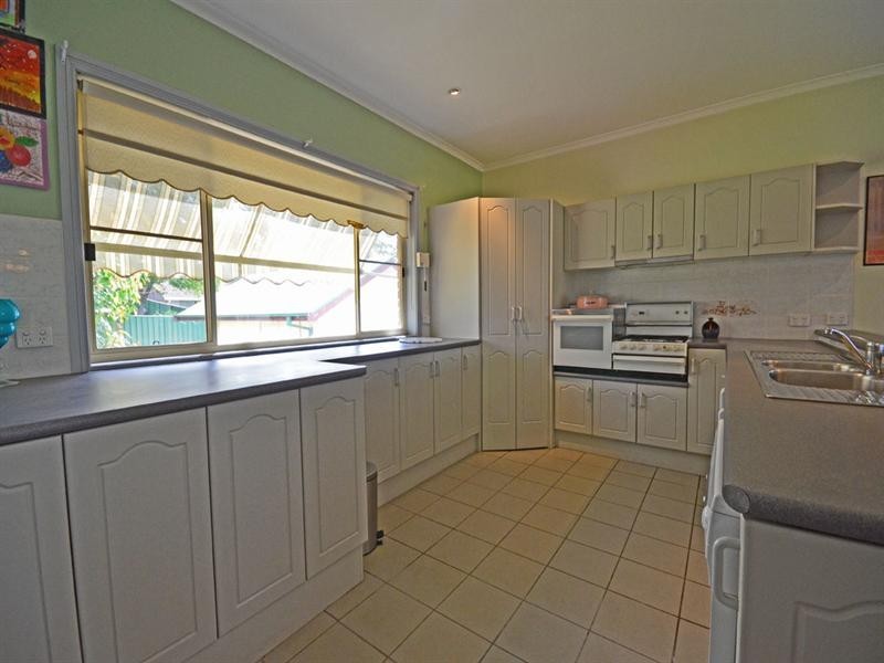 28 Dunlop Place, Picton NSW 2571