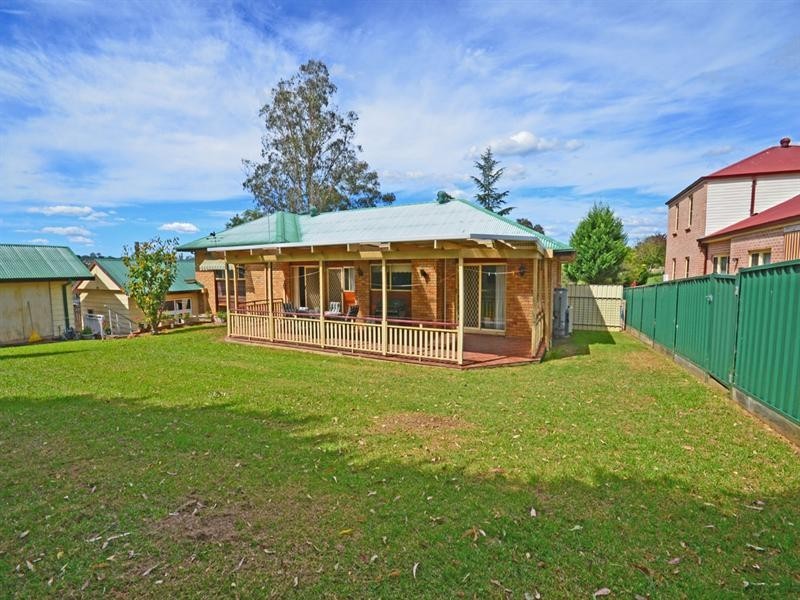 28 Dunlop Place, Picton NSW 2571