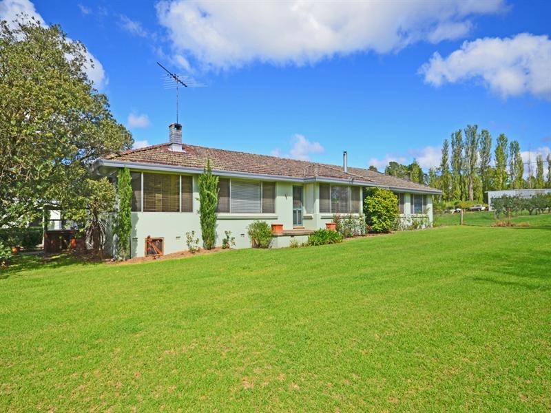 43 Oaks Road, Thirlmere NSW 2572