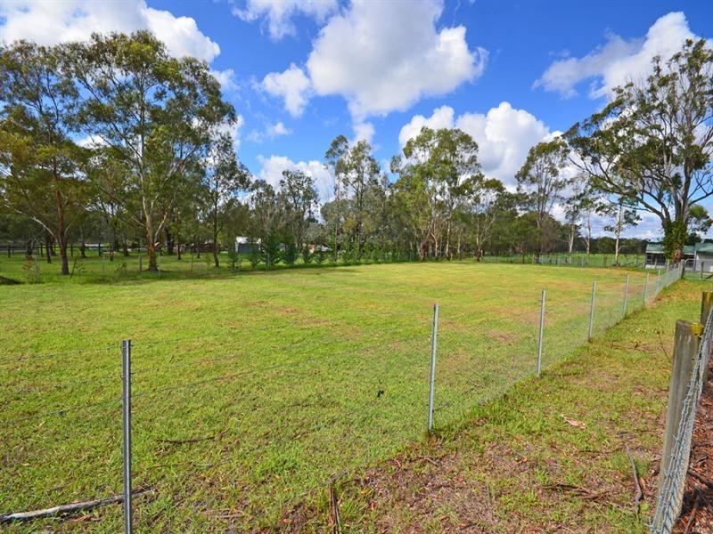 43 Oaks Road, Thirlmere NSW 2572