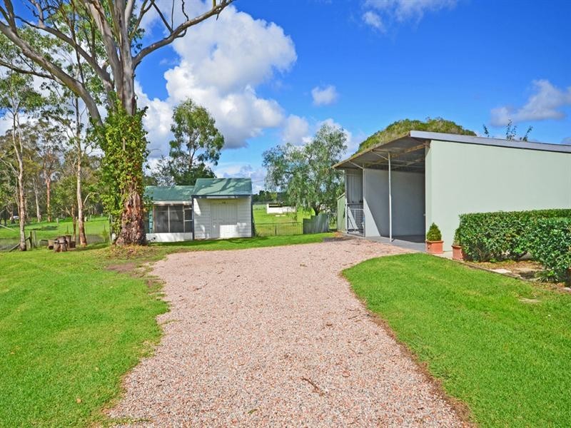 43 Oaks Road, Thirlmere NSW 2572