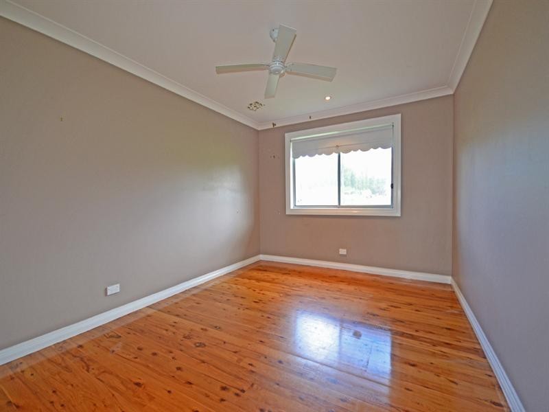 43 Oaks Road, Thirlmere NSW 2572