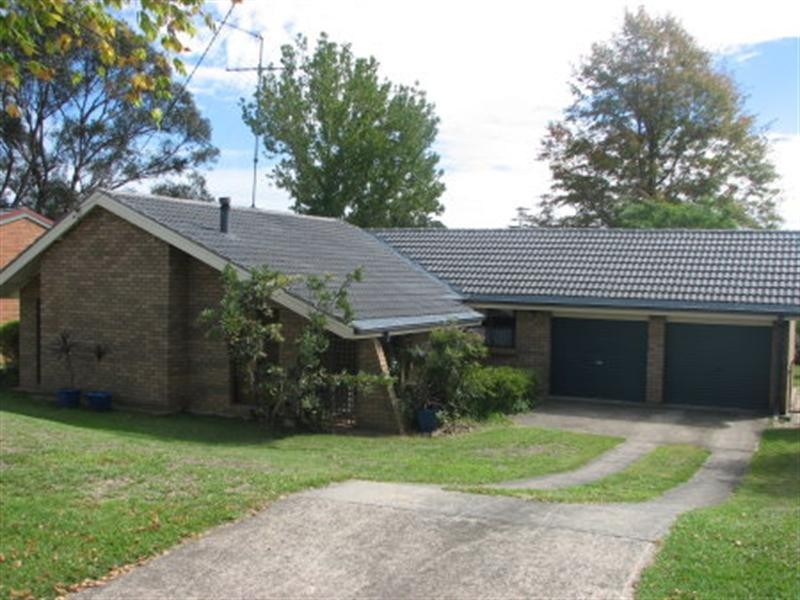 13 Wood Street, Picton NSW 2571