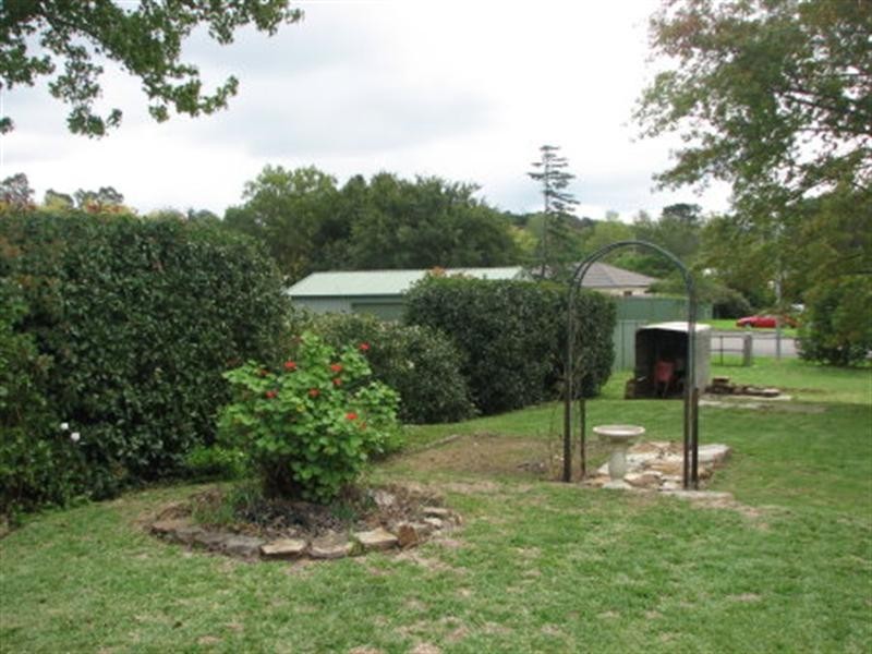 13 Wood Street, Picton NSW 2571