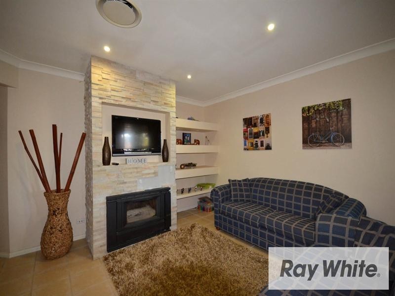 8 Ayrshire Gardens, Picton NSW 2571