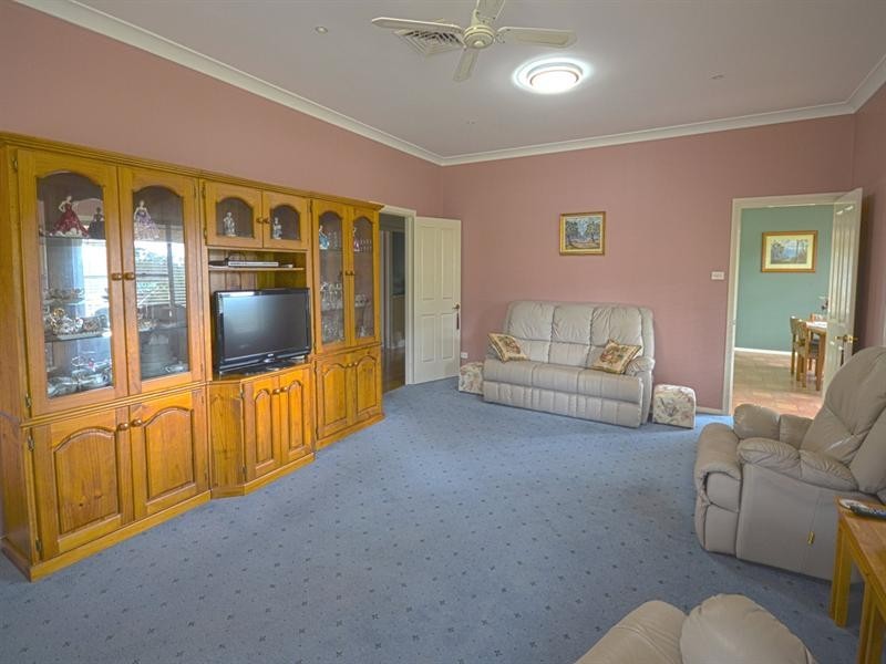 23 Carlton Road, Thirlmere NSW 2572