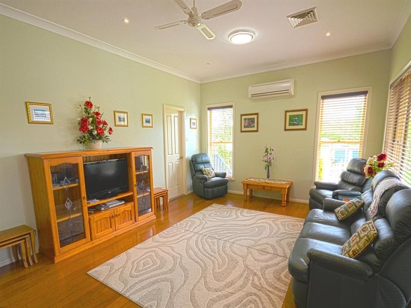 23 Carlton Road, Thirlmere NSW 2572