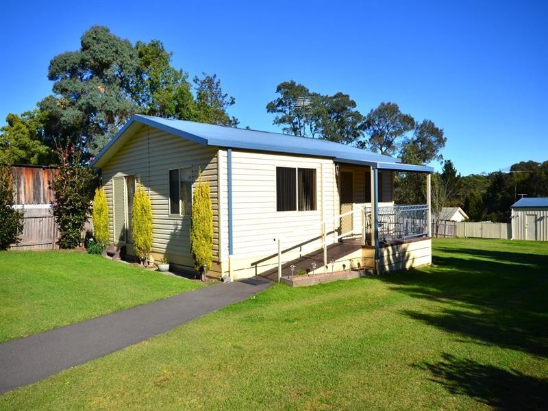 23 Carlton Road, Thirlmere NSW 2572