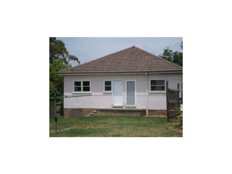 40 Oaks Road, Thirlmere NSW 2572