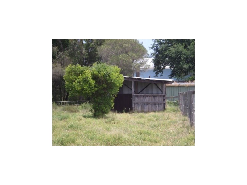 40 Oaks Road, Thirlmere NSW 2572