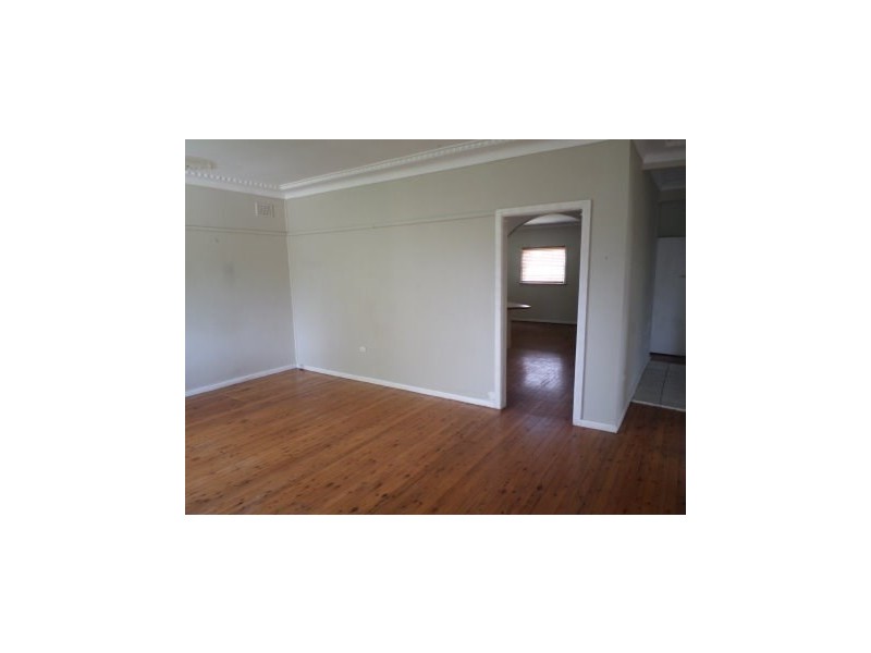 40 Oaks Road, Thirlmere NSW 2572