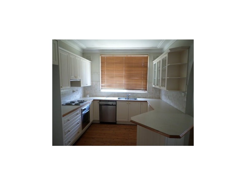 40 Oaks Road, Thirlmere NSW 2572