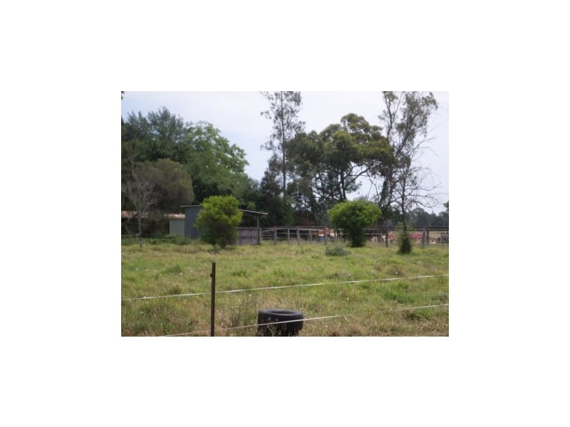 40 Oaks Road, Thirlmere NSW 2572