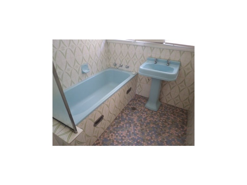 40 Oaks Road, Thirlmere NSW 2572