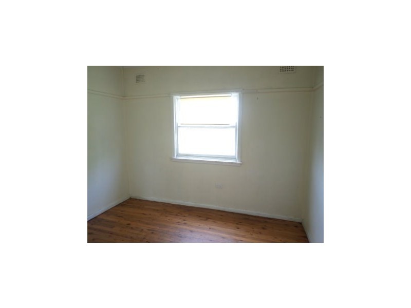 40 Oaks Road, Thirlmere NSW 2572