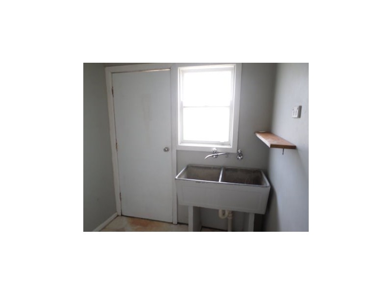 40 Oaks Road, Thirlmere NSW 2572