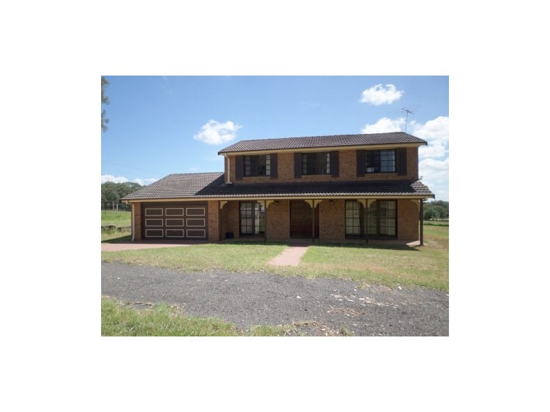 386 Oaks Road, Thirlmere NSW 2572