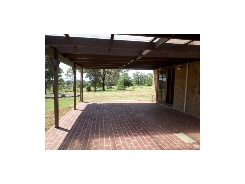 386 Oaks Road, Thirlmere NSW 2572