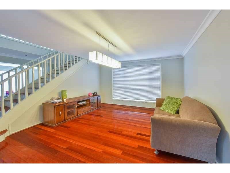 15 Ayrshire Gardens, Picton NSW 2571