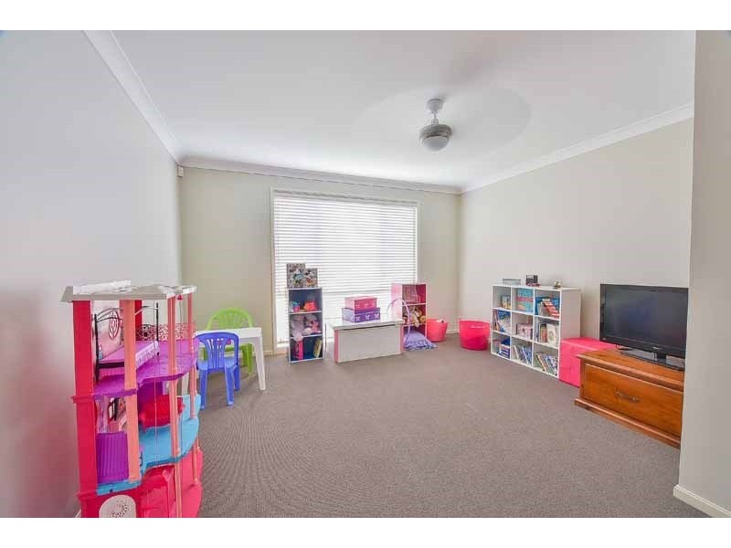 15 Ayrshire Gardens, Picton NSW 2571