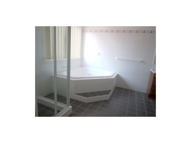 25A Westbourne Avenue, Thirlmere NSW 2572