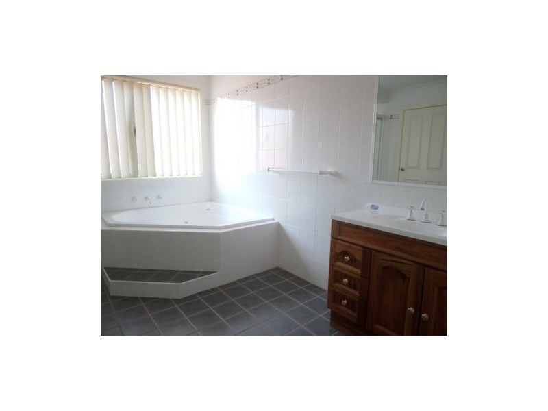 25A Westbourne Avenue, Thirlmere NSW 2572