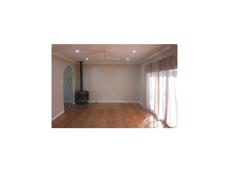 74 Thirlmere Way, Tahmoor NSW 2573