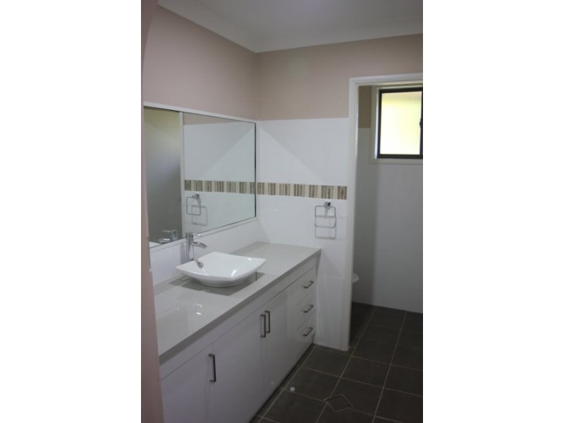 74 Thirlmere Way, Tahmoor NSW 2573