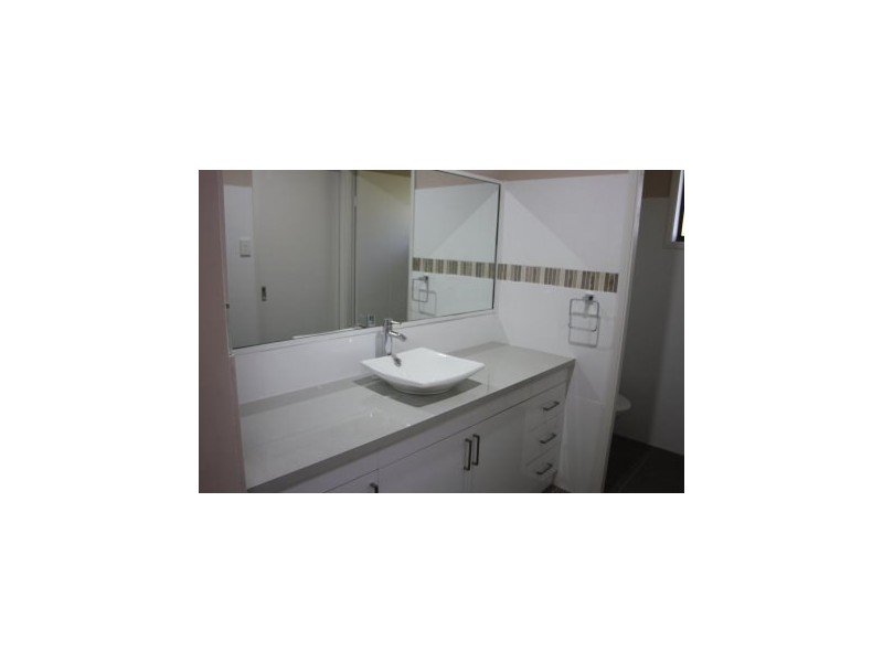 74 Thirlmere Way, Tahmoor NSW 2573