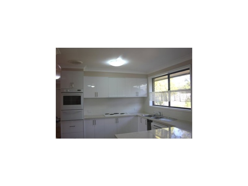 74 Thirlmere Way, Tahmoor NSW 2573