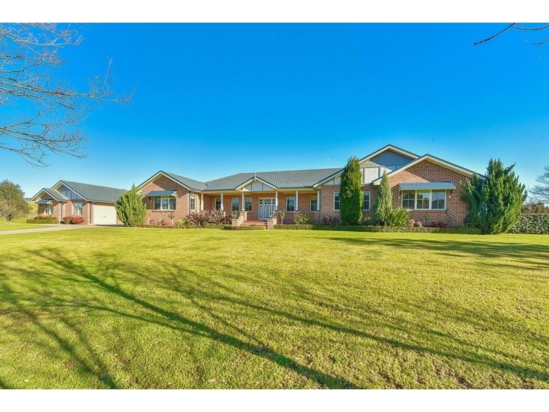 5 Davies Place, Picton NSW 2571