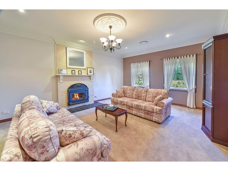 5 Davies Place, Picton NSW 2571