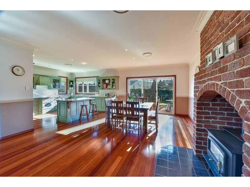 5 Davies Place, Picton NSW 2571